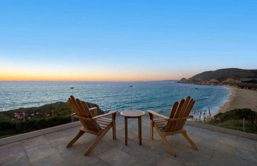 Distinguished Oceanfront Point Estate with Iconic Beach Mountain Vistas - Foto 30