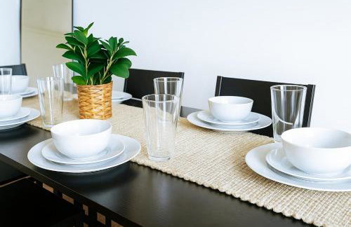 Spacious Loft with Fireplace - near CSU, Playhouse, Progressive field, R&R Hall of Fame with Gym & Sauna and Sleeps 12 - Foto 8