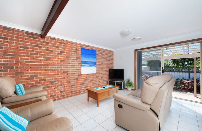 Little Rocky at Fingal Bay - Photo 12