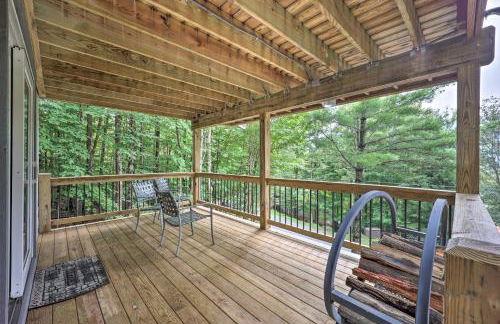 2 Mi to Skiing! Wooded Beech Mtn Retreat with Decks - Foto 57