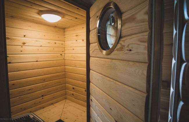 Romantic Woodland Chalet - Photo 23