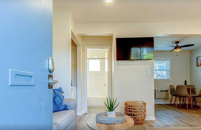 Centrally Located Studio Near Downtown - Photo 14