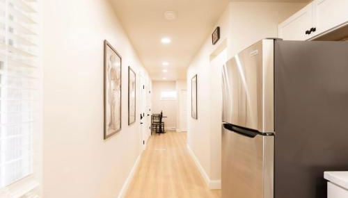 King Comfort - Bright and Modern 1BR Stay in Dunlap - Foto 5