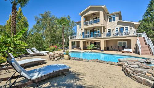 Luxe Getaway with Riverfront Views in Grants Pass! - Foto 1