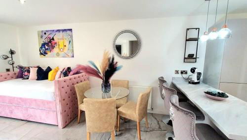 Three Bedrooms House By Sensational Stay Short Lets & Serviced Accommodation With Free Parking & Wi-fi - Foto 4