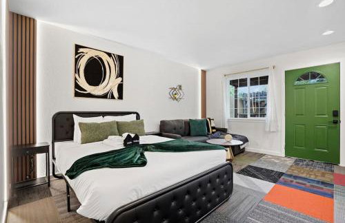 Spacious 5BR Coastal Retreat - 8 Beds Beach & Golf - Old - Photo 8