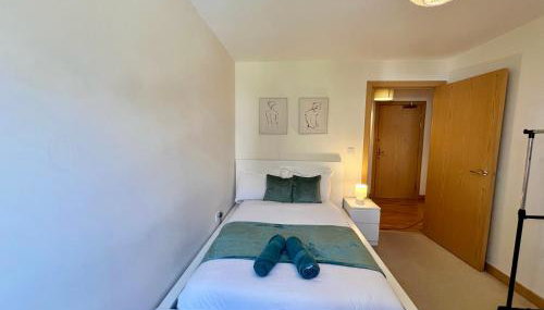 Spacious Two Bedroom Home in Dartford with Free Parking near Bluewater - Foto 5