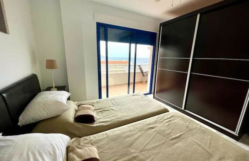 Sunny 2-bedroom apartment with sea view - Foto 9