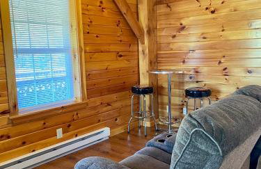 Spacious Salmon River Waterfront Lodge for 6 - Foto 33