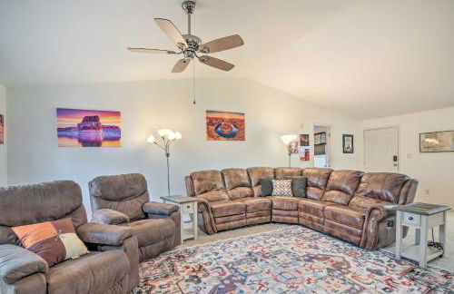 13 Mi to Lake Powell Mtn-View Home with Deck and BBQ - Foto 2