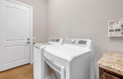 119 Christopher Concierge Services Available - Foto 57