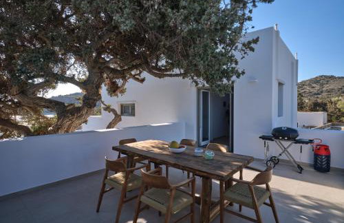 Private Luxury Scarlet beachfront villa, Molos, Paros - Photo 37
