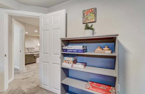 Newly Built 3BD Retreat w Mtn Views & Game Room - Foto 36