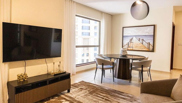 Modern 2BR Oasis with Breathtaking Views - Foto 5, Servicio de comidas en la habitación