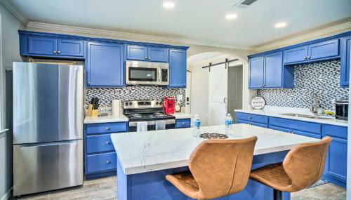 Blue Cottage in the Bayou with Private Yard! - Foto 2