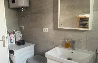 Olive House - Photo 13