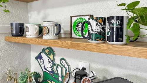 Step into School Spirit at the Golden Dome Getaway - Foto 2