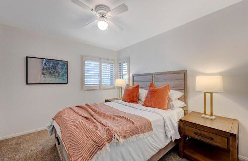 Gorgeous 6BR with Pool and Spa - Photo 45