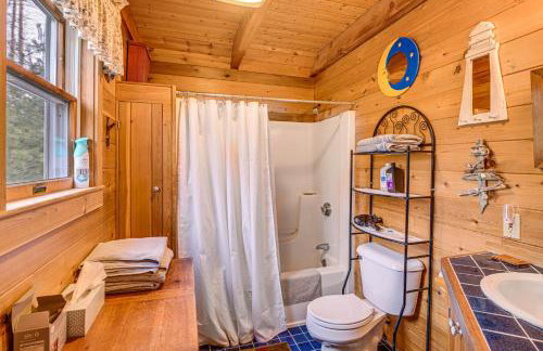 Lamoine Cabin with Deck about 16 Mi to Acadia Natl Park - Foto 18