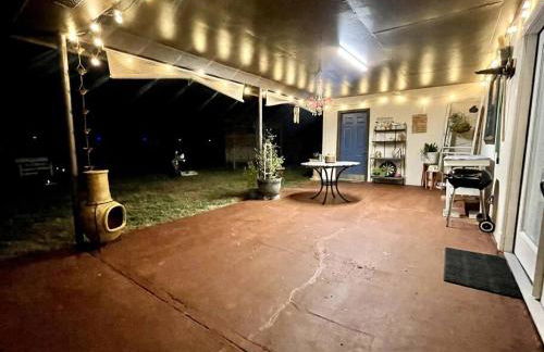 Rest, Relax & enjoy the entire cozy vacational home! - Photo 5