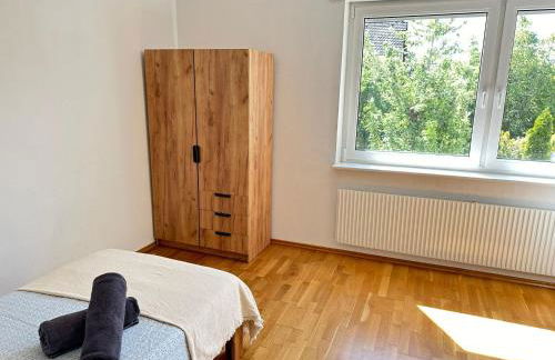 8 Einzelbetten Böblingen I 6 Schlafzimmer I 2 sep Ebenen I 2 Bäder, 2 sep WC I Messe, A81 I Monteure, Teams - Foto 14