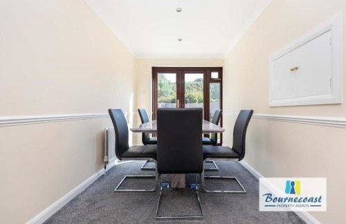 AUSTER CLOSE by BOURNECOAST - A Family Home with Garden and Parking - WIFI - HB9617 - Foto 10