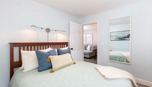 Lake Winni Condo - Beach, Concerts and Views for miles - Foto 5