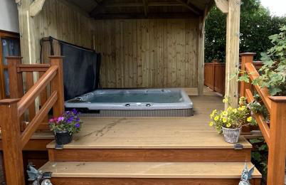 Woodlands Retreat, your own private lounge, bedroom, Bathroom and the use of a hot tub, we also live here - Foto 12