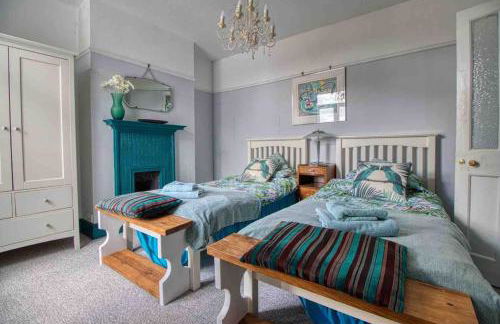 Large character home, hot tub, beach 5 min walk - Foto 16