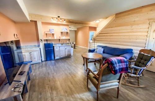 New! Beautiful, Spacious Modern Home on a Large Acreage - Peaks & Prairies Retreat - Foto 47