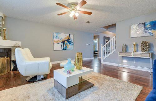 Family-Friendly Arlington Home with Private Yard! - Foto 7