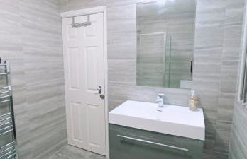 Home from Home near LFC & train station - Foto 27