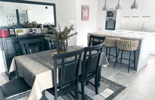 Private House 3 Bed, 3 Bath In Luka Dugi Otok - Photo 18