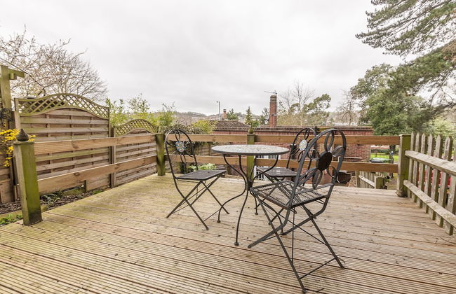 Old Lodge Apartment - Photo 33