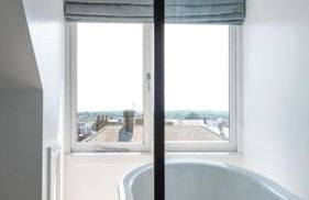 Luxury Penthouse Retreat with Epic Ocean Views & Log Burner - Foto 84