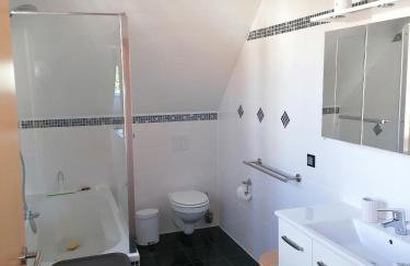 2 Zimmer Apartment mit Küche und Bad - Foto 4