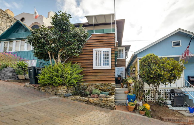 Charming Catalina Gem w/ Deck: Walk to the Beach - Foto 39