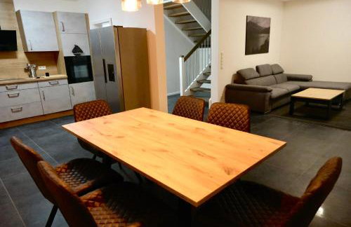 Monteurunterkunft Lüneburg bis 18 Personen drei Häuser nebeneinander Parkplatz WLAN - Foto 13