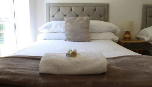 The Ivy Abode, Stylish 2-Bed Apartment Free Parking - Foto 2, towels