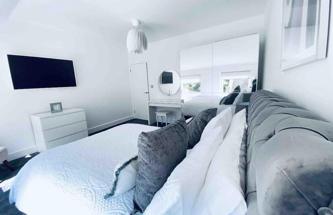 Exclusive 4-bed House 10 Minutes From Newcastle - Photo 7