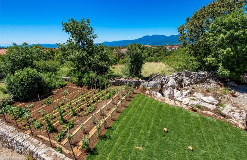 2 Bedroom Lovely Apartment In Viskovo - Photo 11