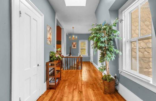 Enchanting 3BR Near Downtown Hartford Cozy & Modern with Parking - Foto 15