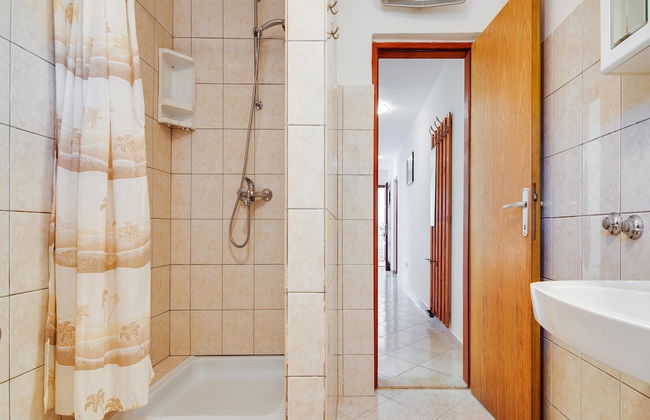 Secluded Apartment in Poreč with Garden - Photo 23