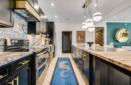 Luxury Mountain Mansion, 7BR, 8 king beds, 10000sf, Views, Pool, Sport Court, Gym, Sauna, Petting Zoo - Foto 32