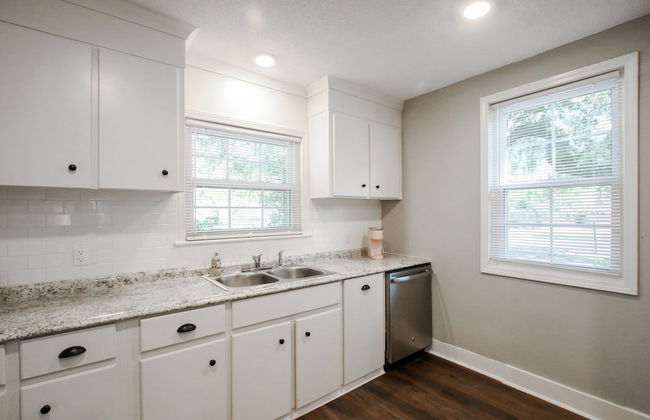 Historic Cottage for 6 Porch swing Pets - Foto 18