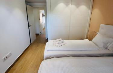 Luxury Renovated Apartment Stunning Views Pool and Golf resort 5star - Foto 10