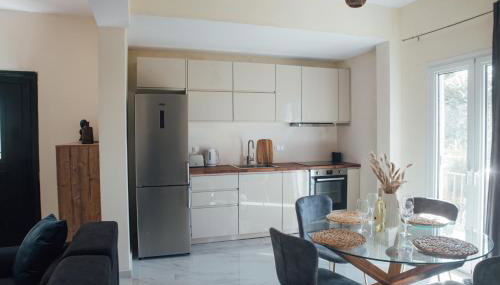 Captain's Apt - Photo 4