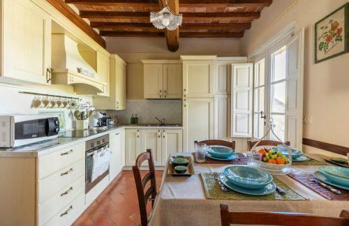 House With Wood-Fired Oven Near Arezzo - Photo 6