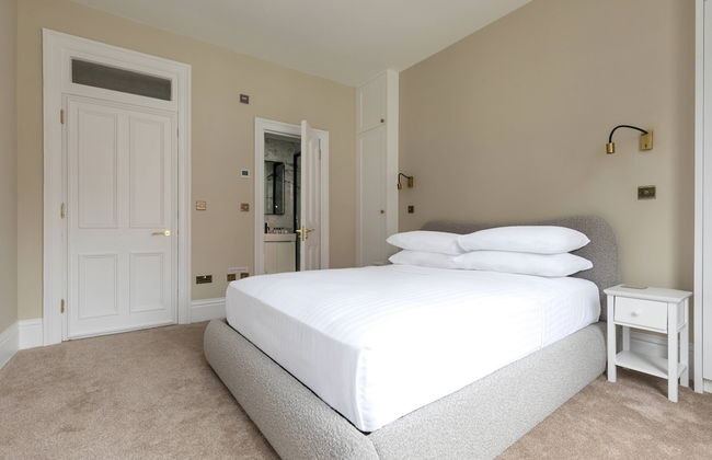 Great Russell Street by Onefinestay - Photo 8