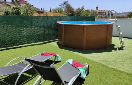 HAPPY HOLIDAYS - Photo 4